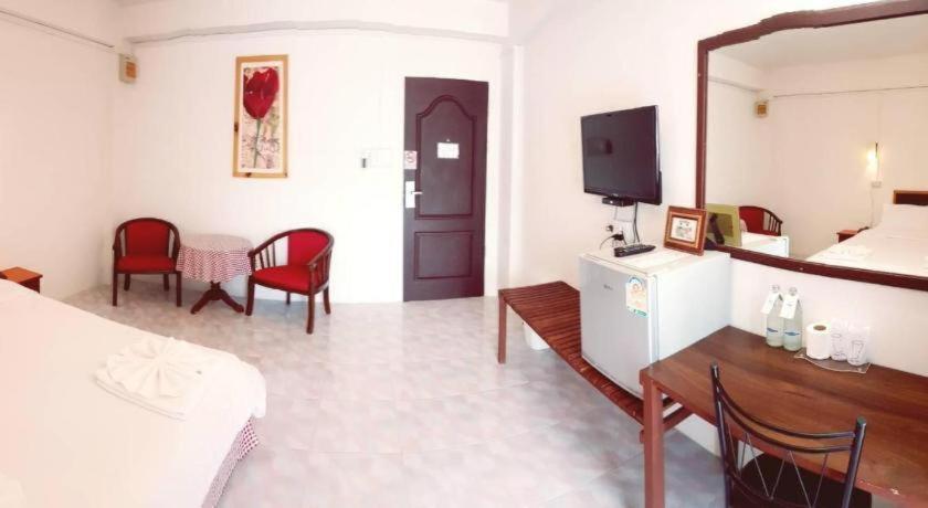 Hotel De Ratt Phuket Patong Exterior foto